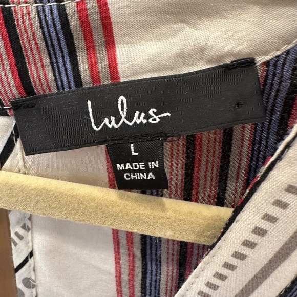 Gorgeous Lulus maxi dress. Worn once- very flattering - Picture 4 of 6